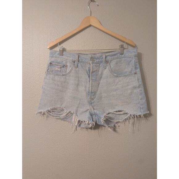 Levis Womens Big E 501 Cutoff Denim Shorts Size 32 Button Fly Light Wash - Picture 1 of 9